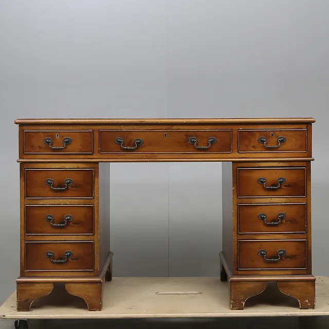 SKRIVBORD, engelsk stil, 1900-tal.