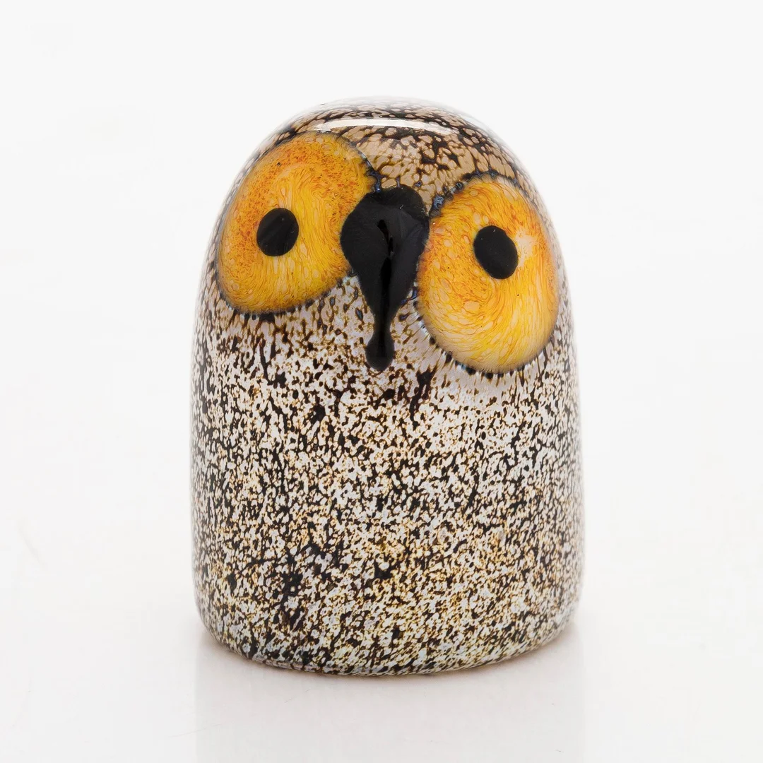 Oiva Toikka, glasfågel, "Little Barn Owl", signerad O. Toikka Nuutajärvi. — Design/Glas — Bukowskis