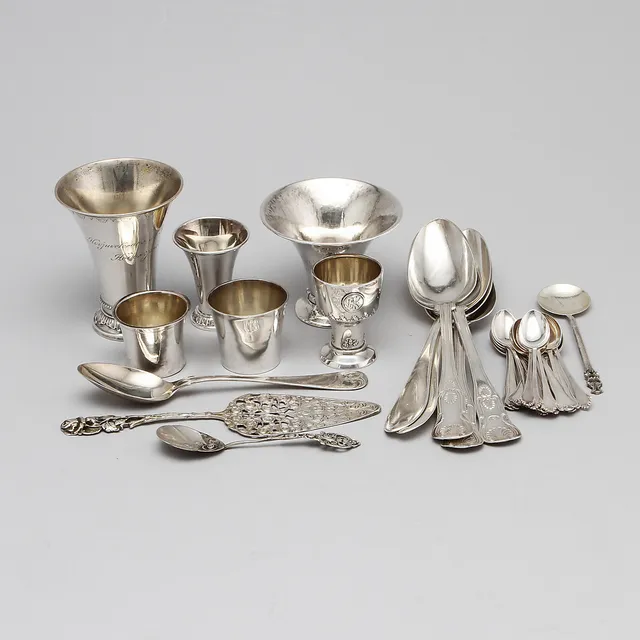 SKEDAR, 26 st, TÅRTSPADE samt BÄGARE 6 st, silver, Sverige, vikt ca 836 gram.
