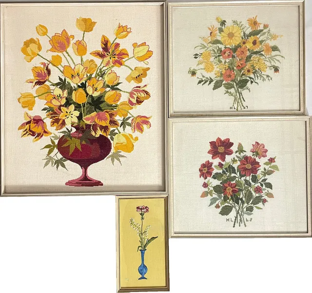 OIDENTIFIERAD KONSTNÄR, 4 st broderade tavlor, blommor, monogramsignerade HL, 1960-tal.
