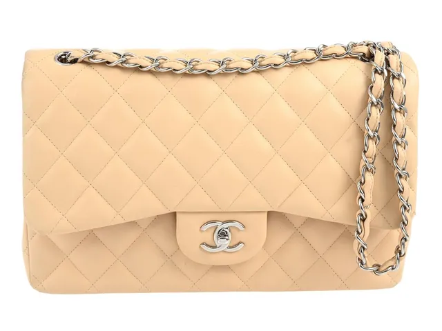 VÄSKA, CHANEL, Jumbo Double Flap Bag, beige quiltat lammskinn, silverfärgade beslag, 30x21x9 cm, hologrammärkt 18498511, år 2013-2014, cert, någon fläck, slitage på hörnen, dustbag.