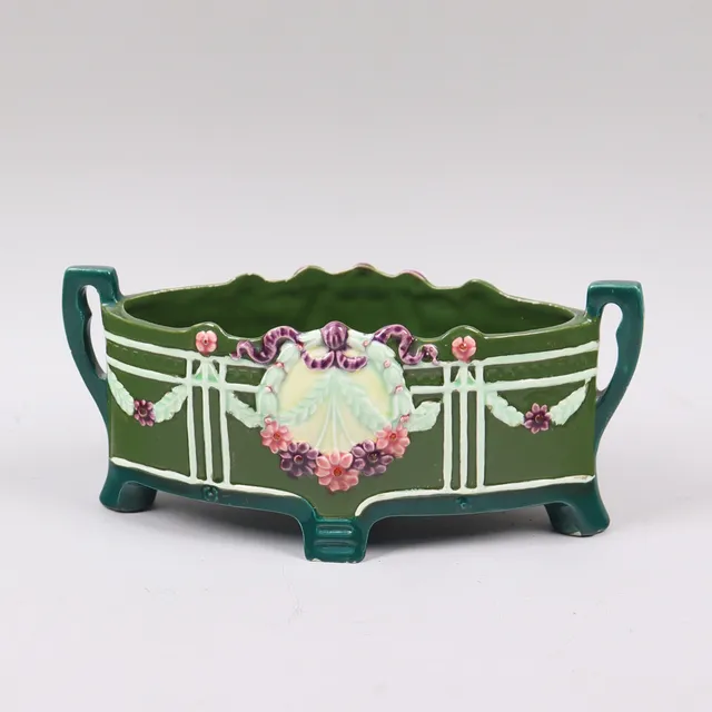 YTTERFODER / JARDINJÄR, majolika, jugend, 1800/1900-tal.