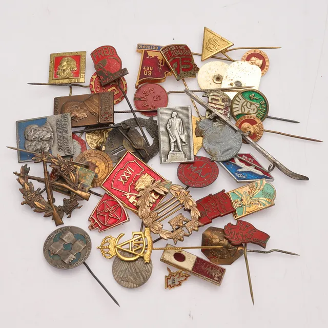 PARTI PINS-/NÅLMÄRKEN, b.la. Sverige.