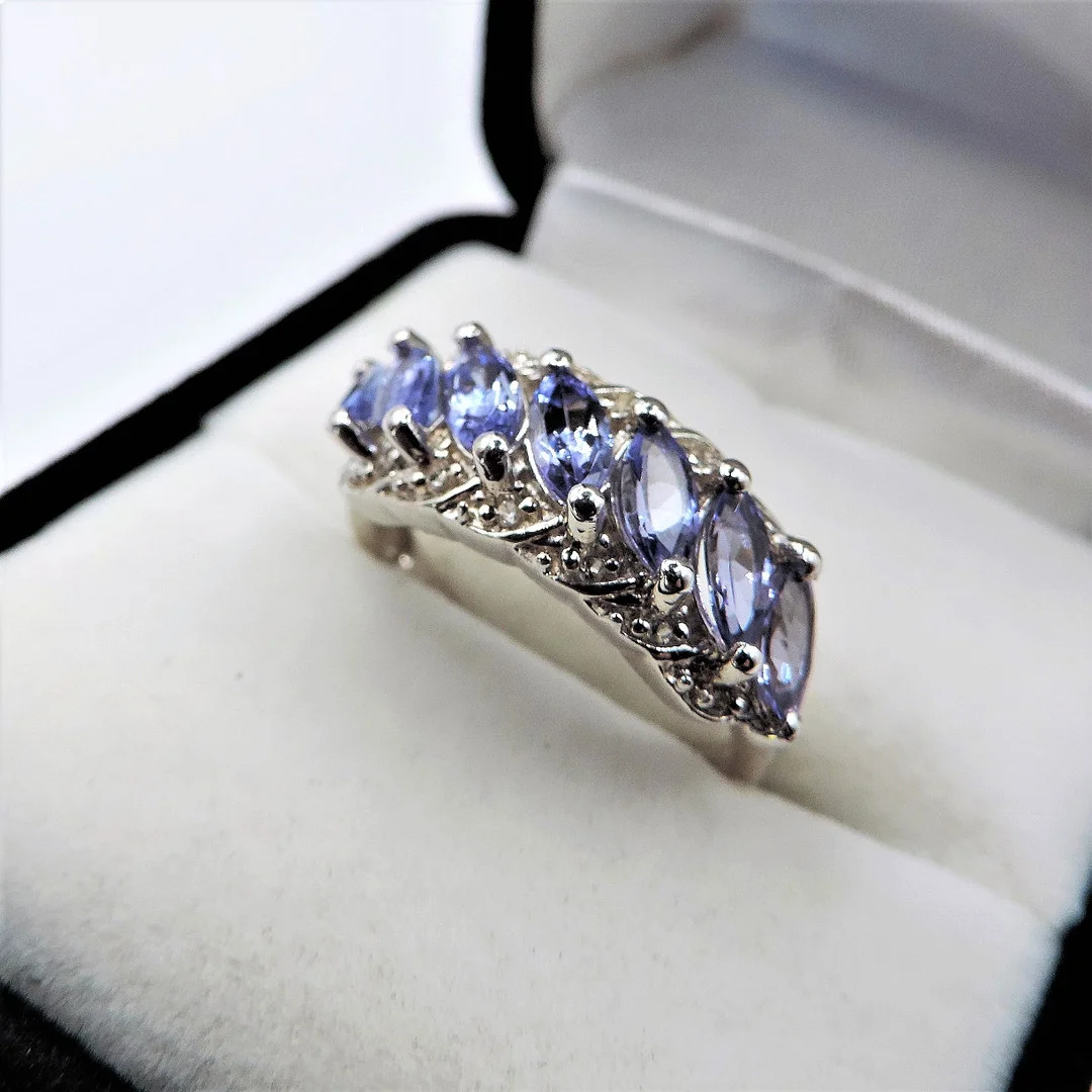 TANZANITE & TOPAZ RING 2.45CTS STERLING SILVER. — Rings — Chalkwell Auctions