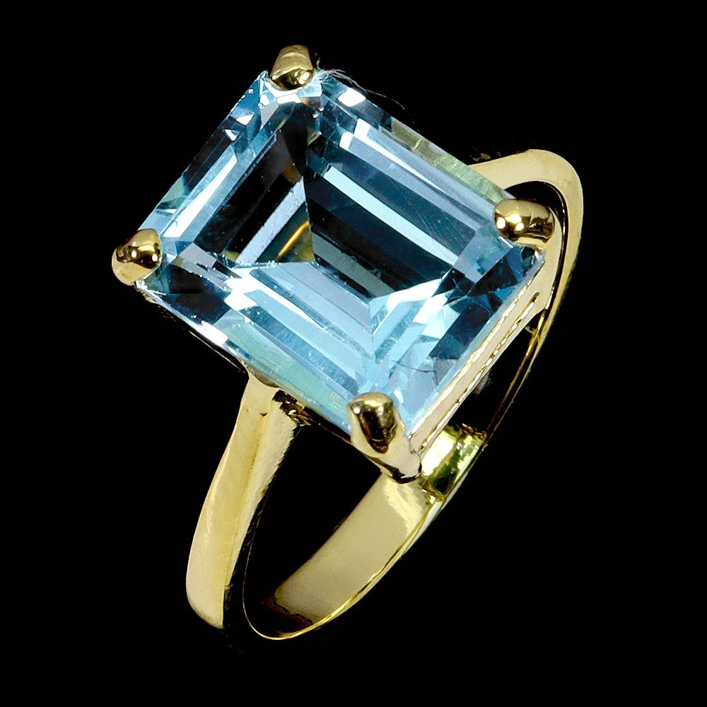 LARGE BLUE TOPAZ RING. — Rings — Chalkwell Auctions
