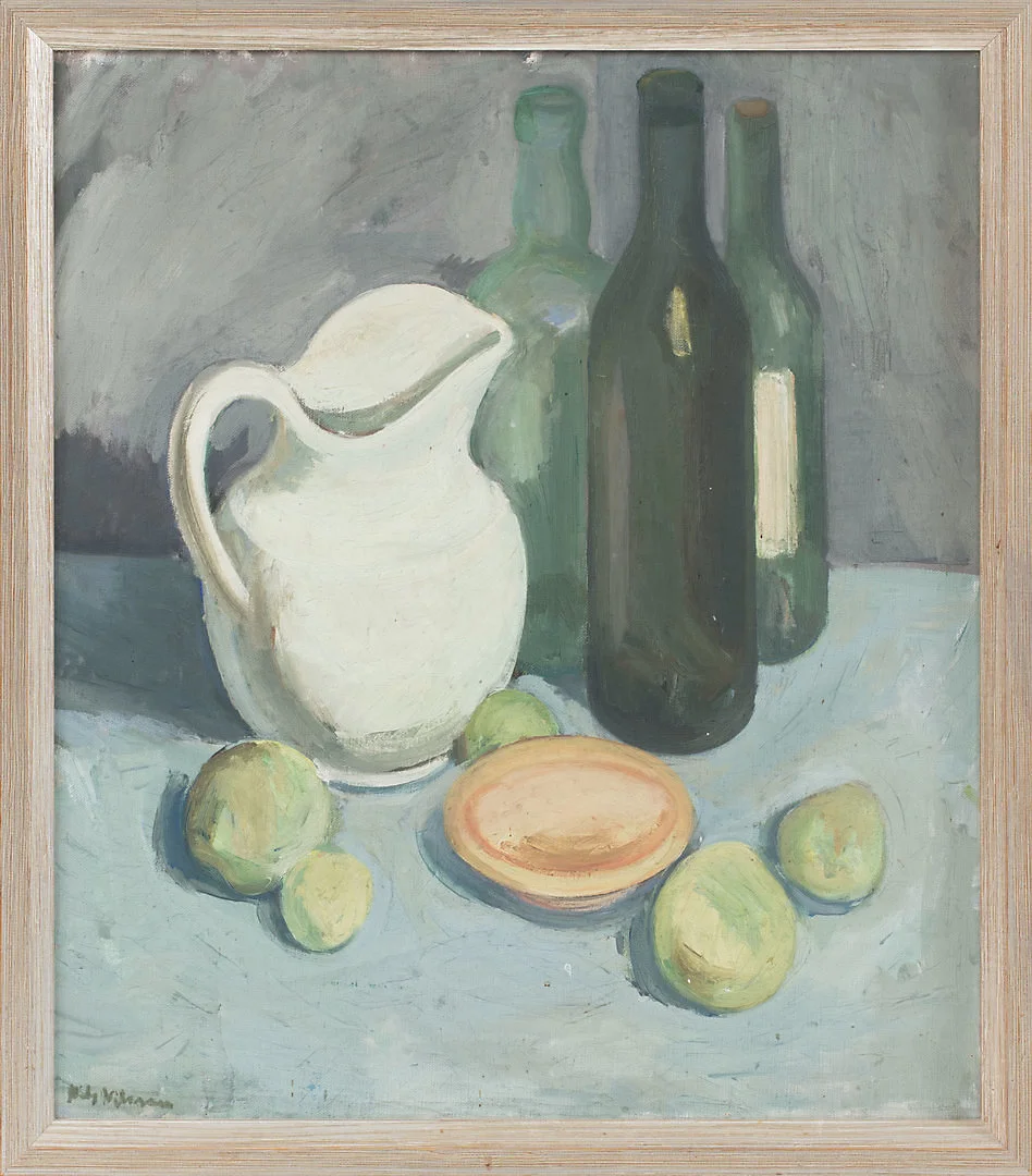 NILS NILSSON. Stilleben med kanna, flaskor och frukter. Olja på duk, signerad. — Paintings — Göteborgs Auktionsverk
