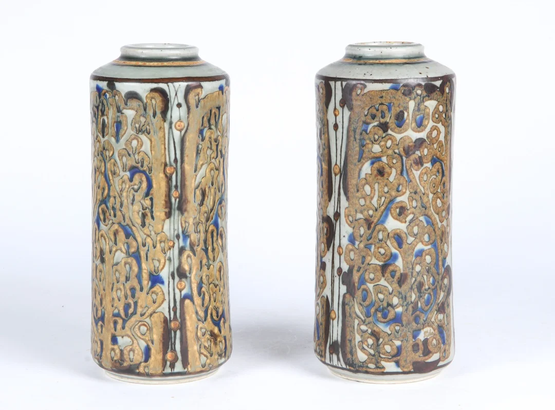 Ivan Weiss for Royal Copenhagen. A pair of glazed stoneware vases. (2) — Glass, porcelain and ceramics/Vases, bowls, dishes — Lauritz