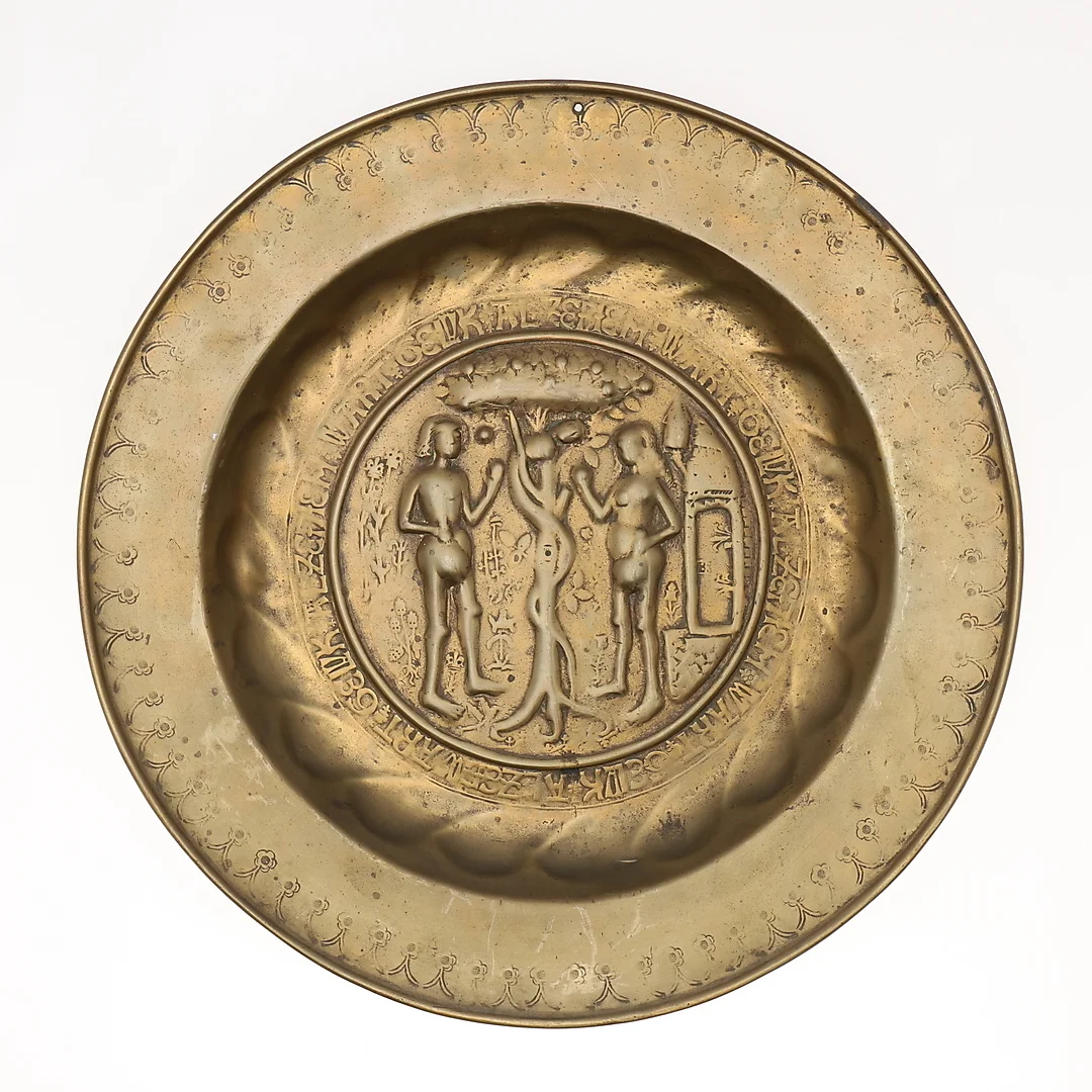 Charity tray in brass from Dinand or Nuremberg, 16th Century. — Pewter, Brass & Copper — Balclis