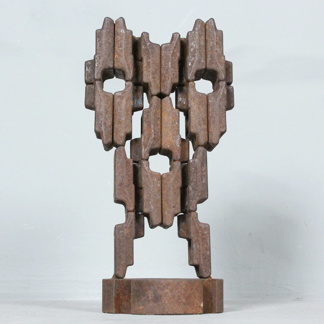 BILL MICHAEL LAUX. aus dem Nachlass von. 'Alien', Skulptur aus Stahl. — Sculptures & Bronzes — Stockholms Auktionsverk Düsseldorf/Neuss