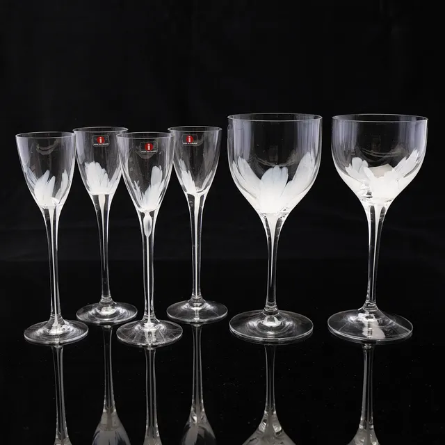 MIKKO KARPANEN. "Nana" , vinglas, 2 st, snapsglas, 4 st.