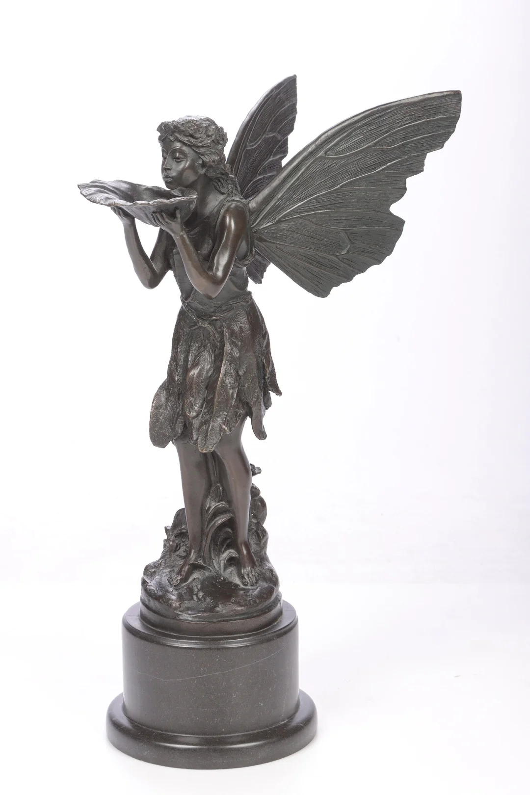 Art Nouveau style bronze figure in the shape of a Fairy, mid 20th century — Paintings and sculptures/Sculptures — Lauritz