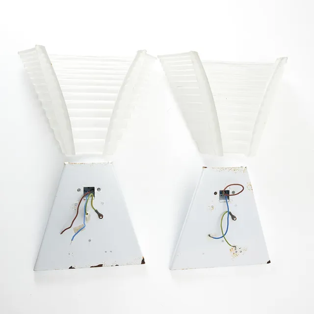 ANGELO MANGIAROTTI. Vägglampor, 1 par, "Pergamo 30", Artemide, Italien.