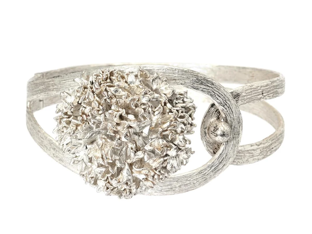 ARMRING, sterlingsilver, öppningsbar, innermått 5 x5,5 cm, vikt 31,9 g. — Smycken/Armring — Kaplans