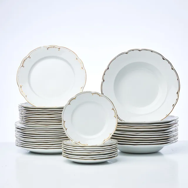 GUSTAFSBERG (etabl. 1825), 45 dlr, matservis, flintgods (opak), 1913-tal, brätte med handmålad gulddekor.