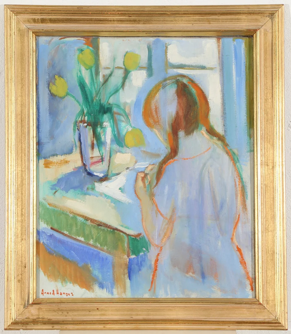 ARNE A. HANSEN (1922 - 2009). Pige med gule tulipaner i vase, olie på lærred. — Paintings — Bidstrup Auktioner