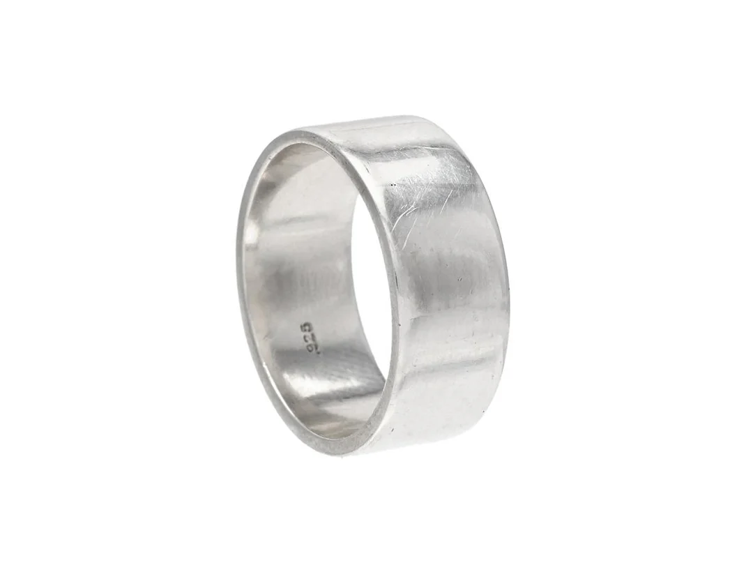 RING, sterlingsilver, bredd 8 mm, stl 17,75 mm vikt 6,7 g, slitage. — Smycken/Ring — Kaplans