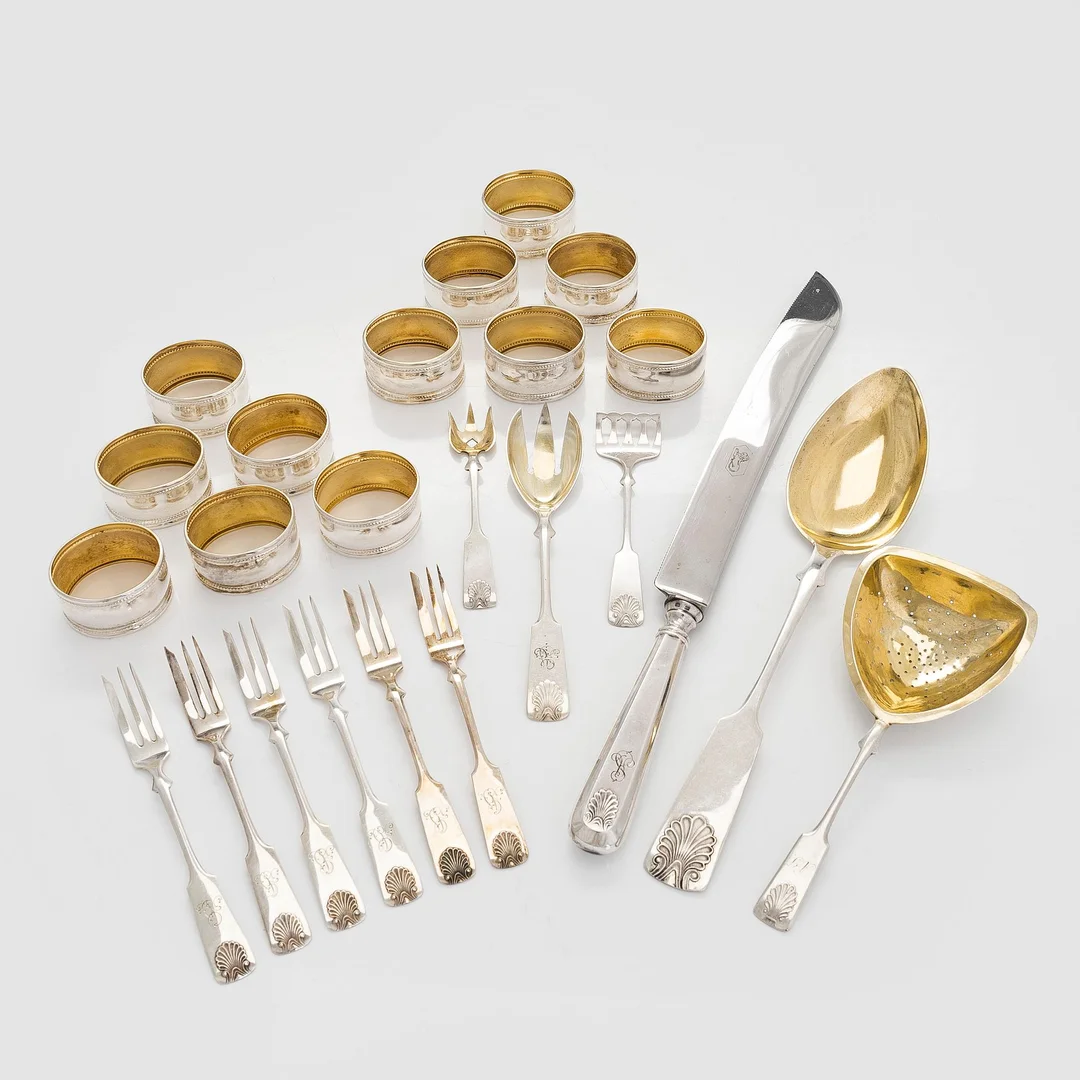 Bestick, 12 st samt servettringar 12 st, silver, Finland 1939-1963. — Silver/Bestick — Bukowskis