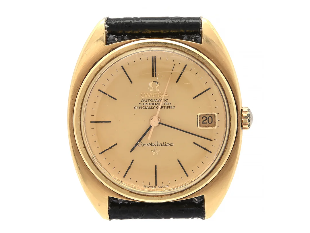 OMEGA, Constellation "C", Chronometer, Cal 564, Serie nr. 24879353, Ref nr. CD 168.0017, Boett nr. CD 168.017 SP (K.B.), herrur, 35 mm, guld på stål, automatisk, plexiglas, datum, defekt (akut servicebehov), ca 1966. — Klockor/Omega — Kaplans