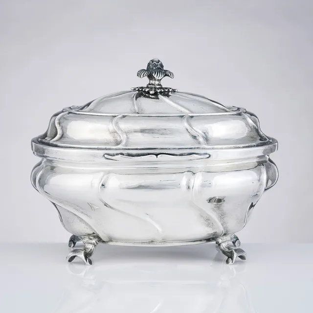 JOHAN PETTERSSON BERG. Sockerskrin, silver, Norrköping 1761. Rokoko.