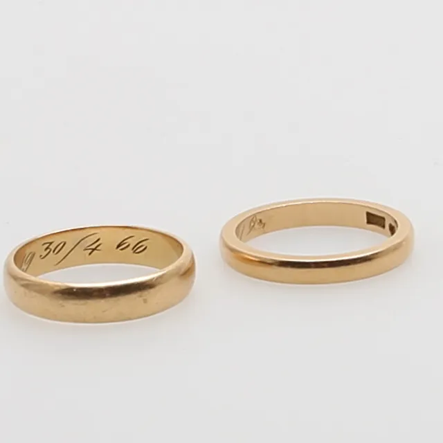 SLÄTA RINGAR, 2 st. 18 K guld. 10,56 g.