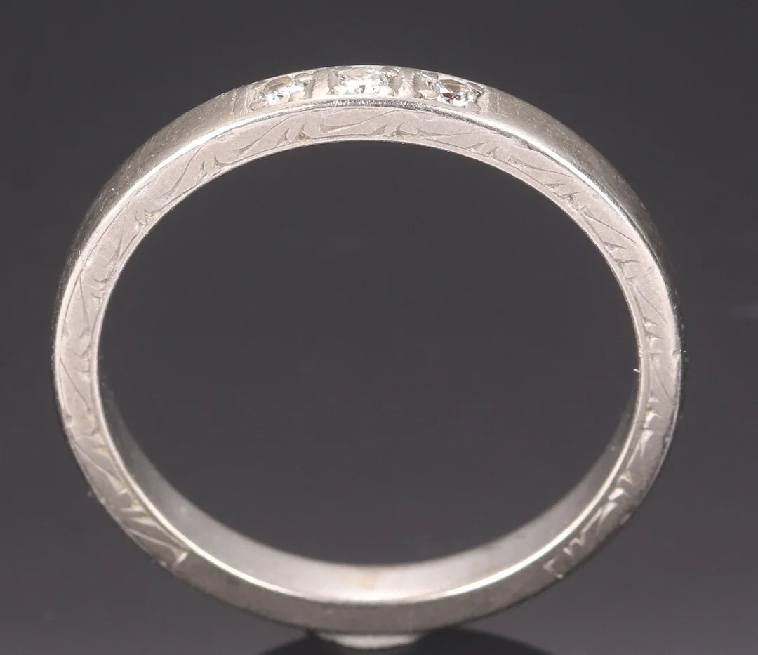 Vintage alliancering af 14 kt. hvidguld med brillanter — Jewellery/Rings — Lauritz