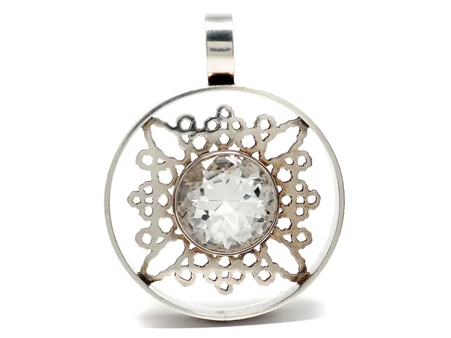 HÄNGE, silver, bergkristall, 4,5 x 6 cm, vikt 30,3 g, Finland.