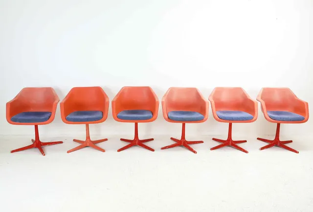 ROBIN DAY (1915–2010). Stolar, 6 st, Space Age, för Hille, England, tillverkade av Overman, 1960-tal.