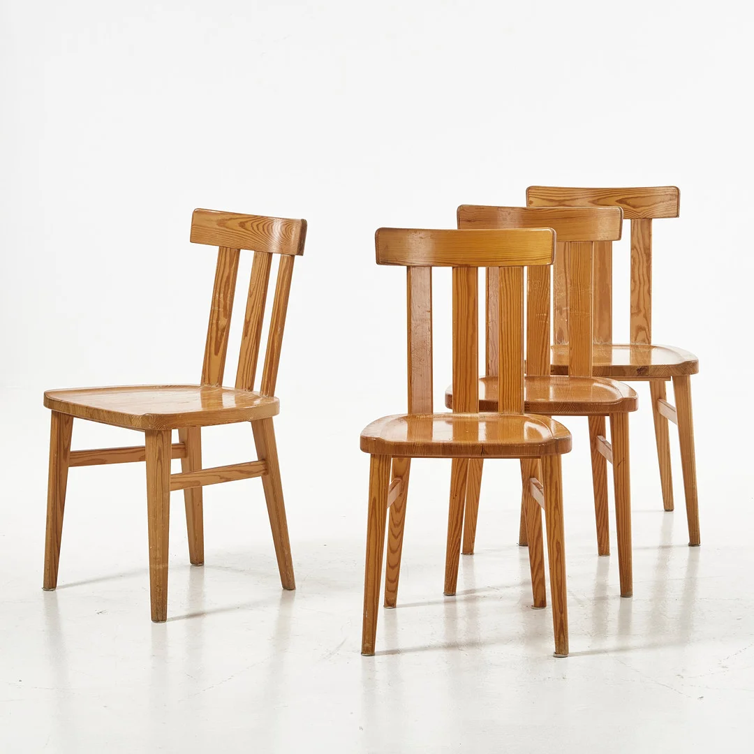 WERNER WEST. "Leo", stolar, 4 st., Kervo Snickerifabrik, för Stockmann, Finland, modell 226, 1900-talets senare hälft, furu. — Armchairs & Chairs — Stockholms Auktionsverk Magasin 5