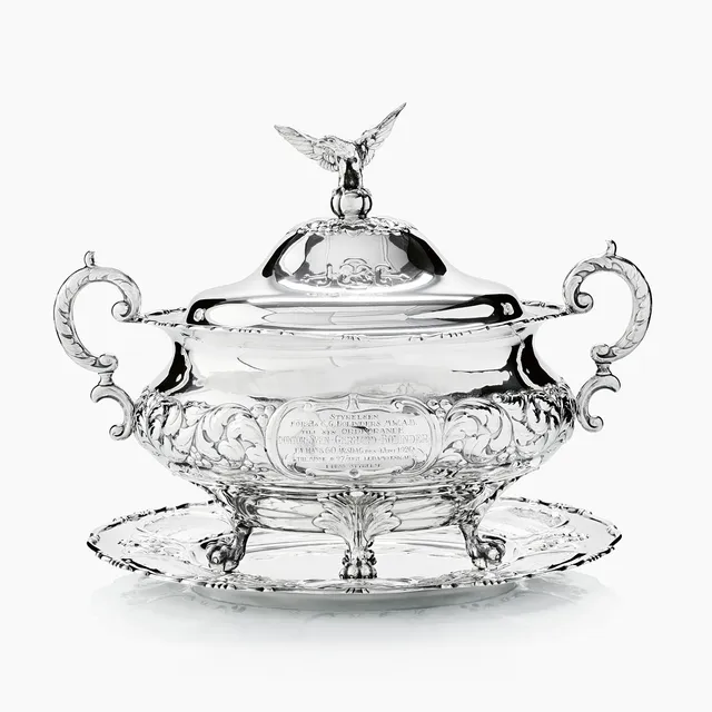CG HALLBERG. Terrin Med Lock Och Fat, silver, Stockholm 1926. Presentationsgåva till doktor Sven Gerhard Bolinder 1926.