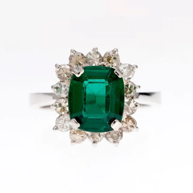 Gemstones rosette ring.