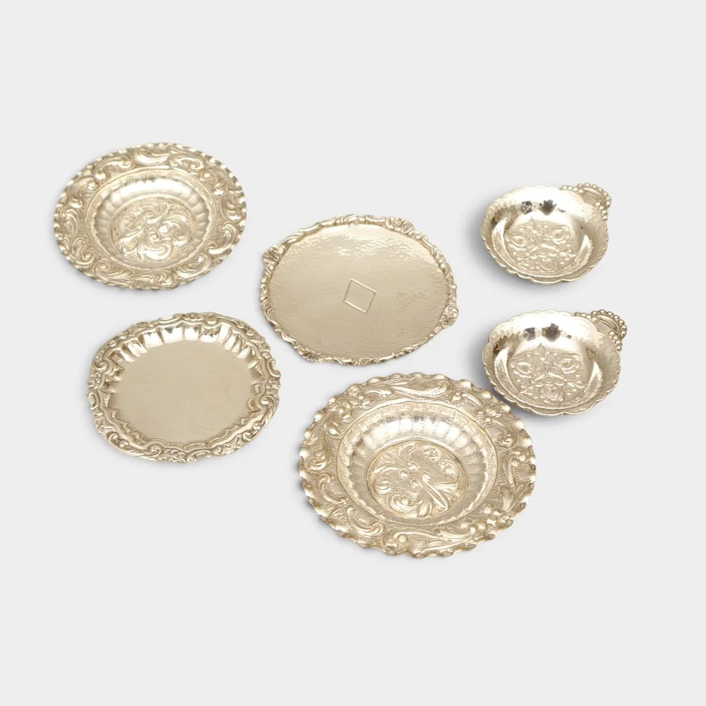 Seis bandejitas en plata española punzonada. Finales siglo XX. — Silver — Barcelona Auctions
