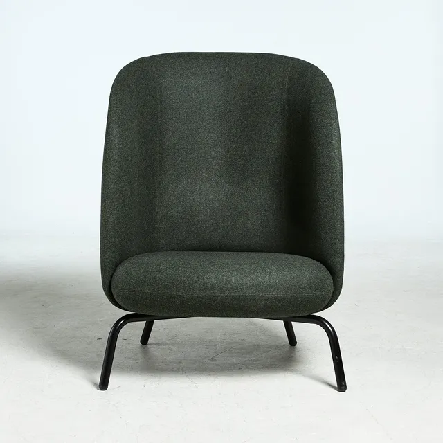 FORM US WITH LOVE. "Nest Easy Chair", fåtölj, för +Halle, helstoppad stomme, textilklädsel, ben i svart stål.