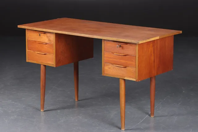 Skrivebord af teaktræ, 1950/60'erne