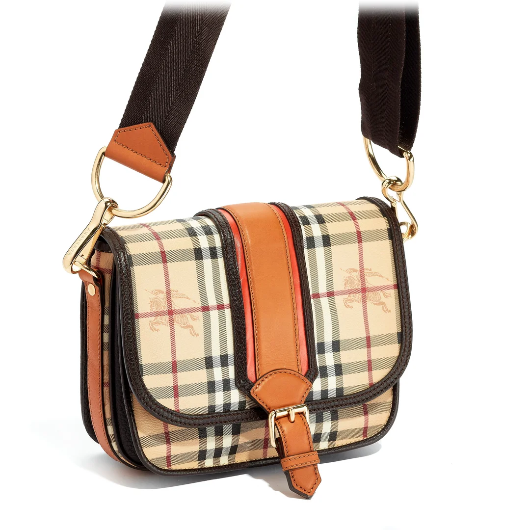 Burberry — Buckle Flap Small Messenger Bag — Gjenstand/Vintage og fashion — Blomqvist