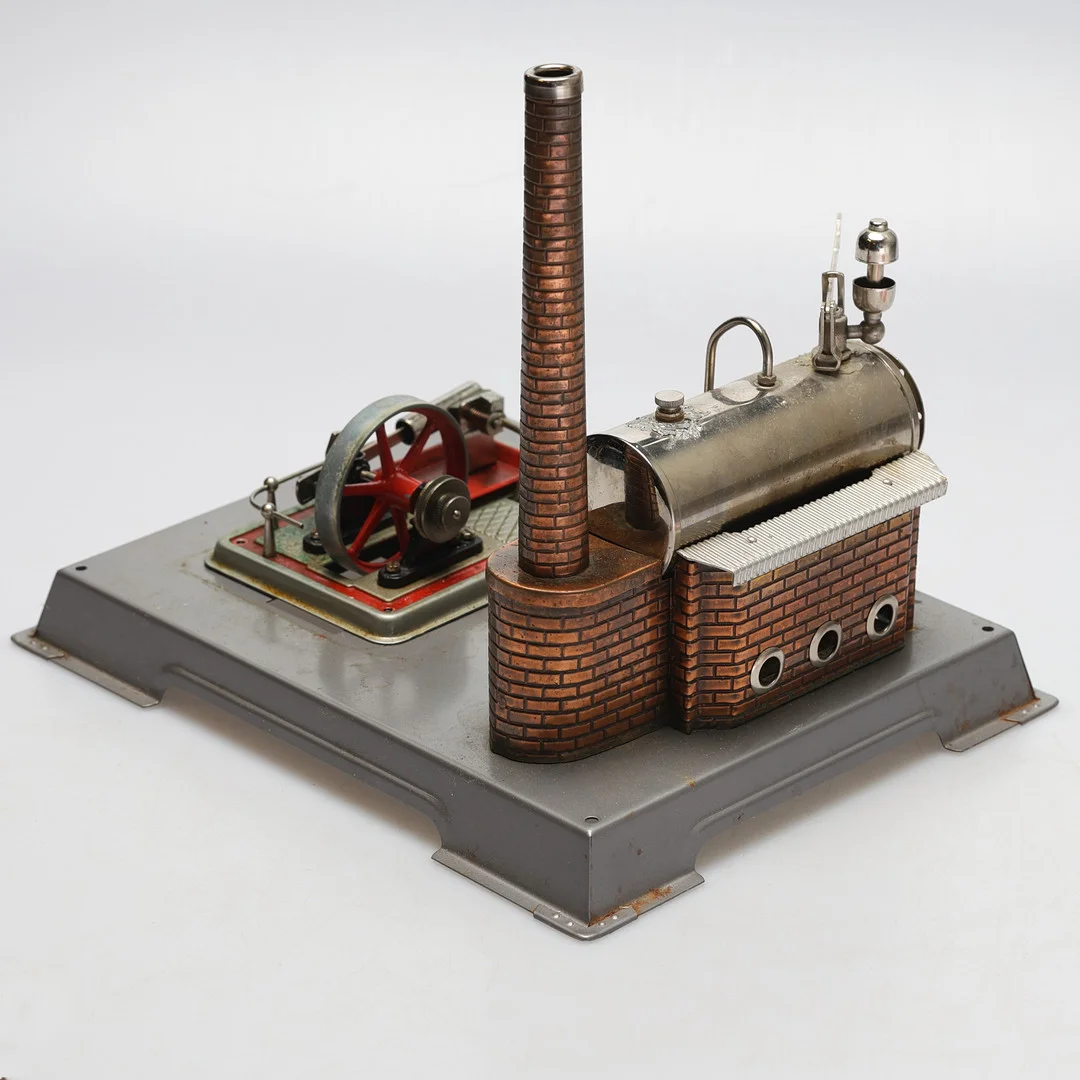 WILESCO ÅNGMASKIN. Modell D12 med div tillbehör och originalbox. — Other toys — Gomér & Andersson Jönköping