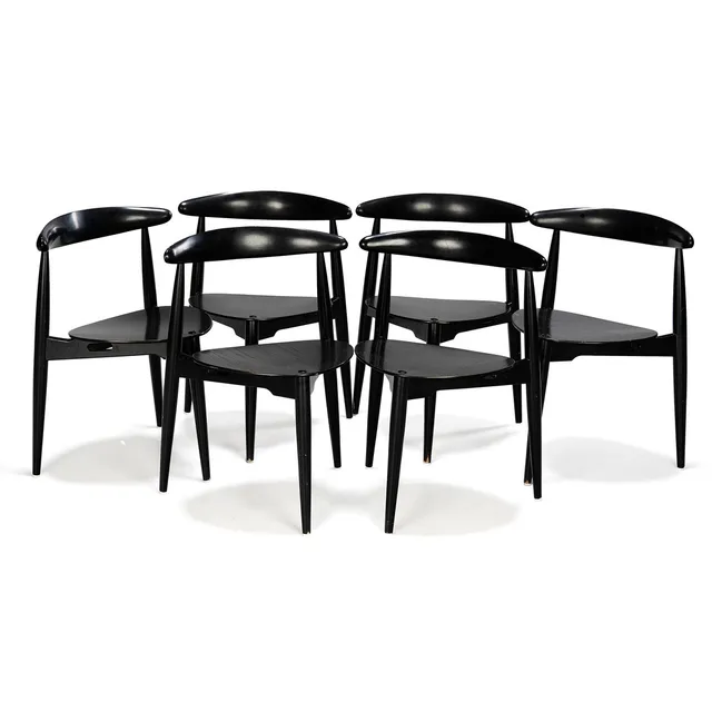 HANS J WEGNER. "Hjertestolen", FH 4104, Danmark, formgiven 1952, (6st).