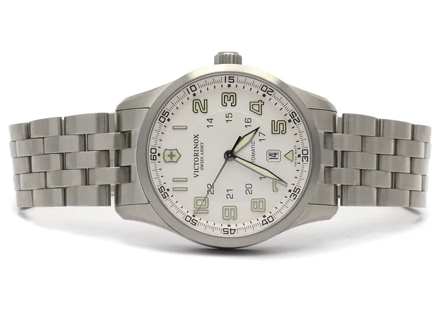 Victorinox Swiss Army, Air Boss, refnr.241505, snr.121113432, herrur, automat, safirglas, datum, glasbaksida, stål, originallänk stål, viklås, med box, ytterkartong och cert Juni 2013