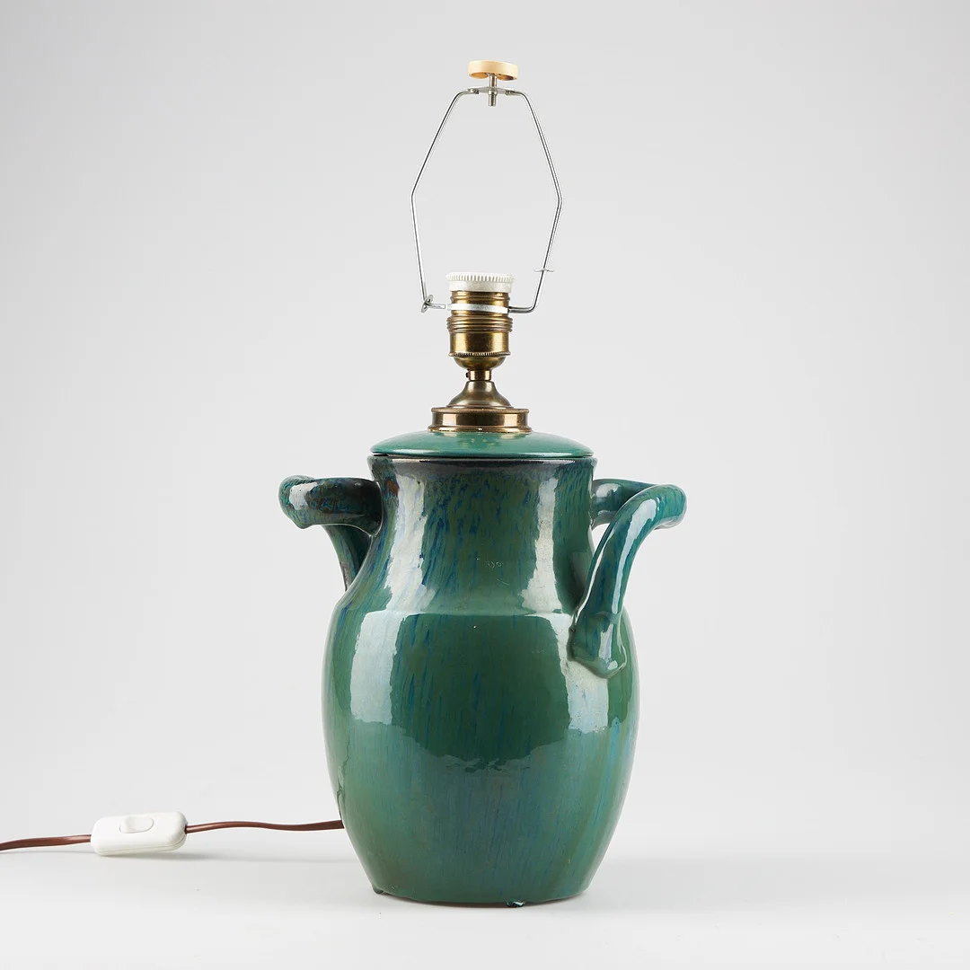 ALFRED WILLIAM FINCH. LAMPFOT, signerad, tillverkad för Ab Iris, Borgå ca 1900. — European — Stockholms Auktionsverk Helsinki
