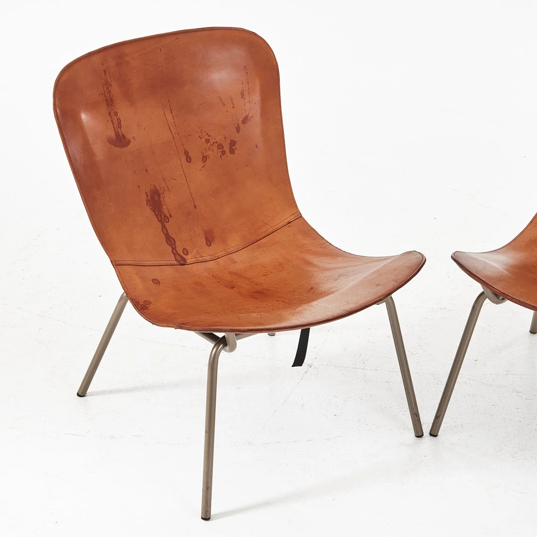 AXEL BJURSTRÖM. Stolar, 1 par, "Hammock", för David design. — Armchairs & Chairs — Stockholms Auktionsverk Magasin 5