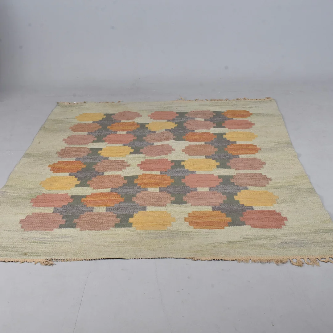 JUDITH JOHANSSON. matta, rölakan, "Aspelöv". — European Carpets & Textiles — Halmstads Auktionskammare