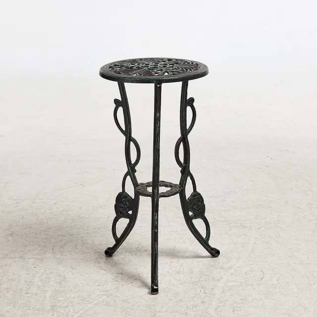 PIEDESTAL, Gjutjärn, 1900-talets mitt, dekor i form av flora.