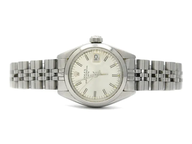 ROLEX, Oyster Perpetual, Date, Chronometer, Ref nr. 6916, Serie nr. 6054868, Cal 2030, Verk nr. 730775, Boett nr. 6900, damur, 26 mm, stål, automatisk, plexiglas, datum, skadad urtavla, defekt, Jubileelänk (defekt), viklås, Ref nr. 62510D-D-SC/568, ca 1979.