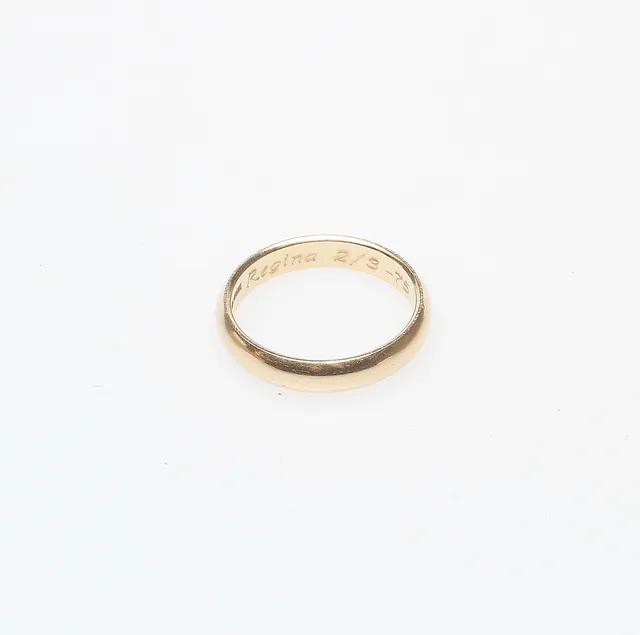RING, 18k guld, vikt ca 9,4 gr.