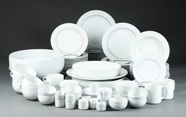 Grethe Meyer for Royal Copenhagen/Aluminia 'Blåkant' (97)