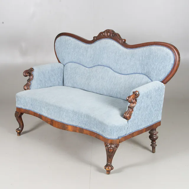 SOFFA, mahogny med blå tygklädsel, rokokostil.