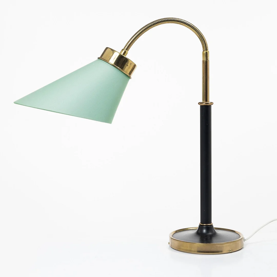 Josef Frank, Bordslampa, modell G2434, Firma Svenskt Tenn. — Design/Belysning — Bukowskis