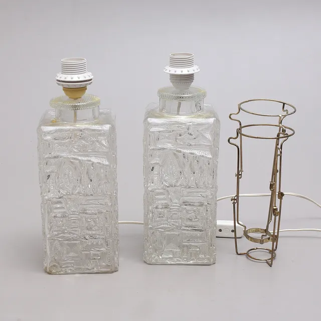 HENRIK BLOMQVIST. Bordslampor, ett par, glas, AB Stilarmatur, Tranås, 1960/70-tal.