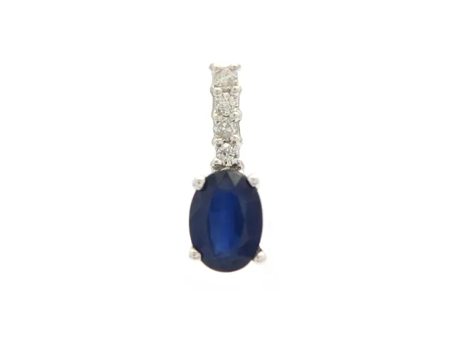 HÄNGE, platina, blå safir, 4 briljantslipade diamanter ca 0,06 ctv, ca W/P, vikt 1 g.