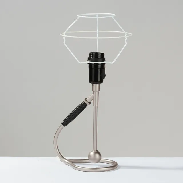 KAARE KLINT (1888–1954). Bordlampe/væglampe af satinforkromet metal, model 306, Le Klint, Danmark, formgivet 1945.