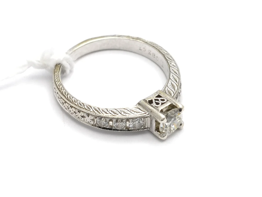 Ring Silver 2,9g med dia 1xca0,35ct och 6 mindre diamanter Ø16 — Smycken/Ring — Kaplans